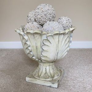 Chic cream vase